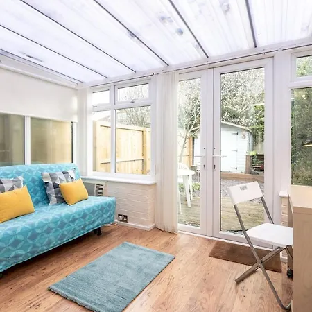 Pass The Keys Spacious Townhouse With 900 Mbps Wifi And Parking בית נופש *