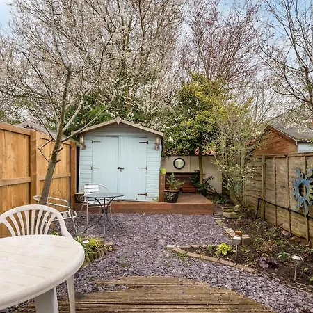 Pass The Keys Spacious Townhouse With 900 Mbps Wifi And Parking York
