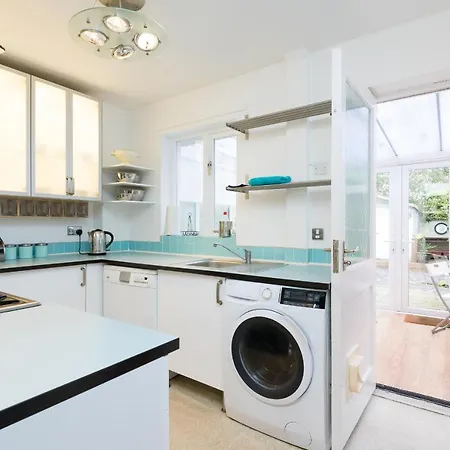 בית נופש Pass The Keys Spacious Townhouse With 900 Mbps Wifi And Parking *